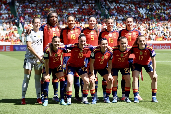 Claudia Pina — Adriana Nanclares, seleccion española de futbol, Maria Mendez