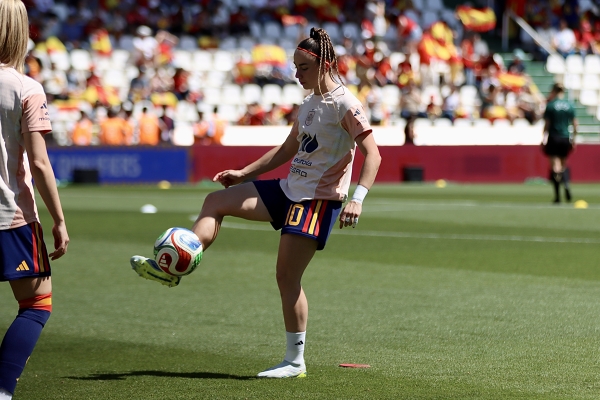 seleccion española de futbol — Athenea Del Castillo, seleccion española de futbol
